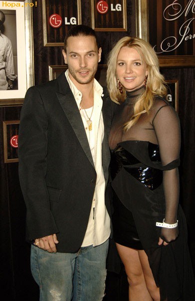Celebritati - Britney...rochia nu-i pe masura ta?