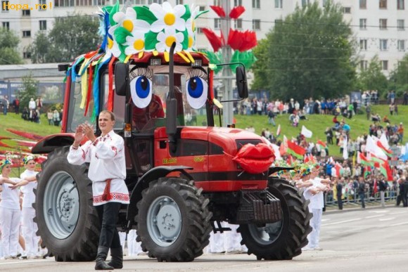 Auto Moto - Asa arata o tractorita