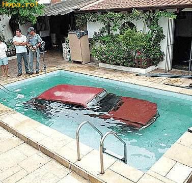 Auto Moto - La piscina