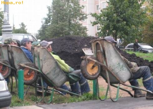 Din Romania - Sezlong pe santier