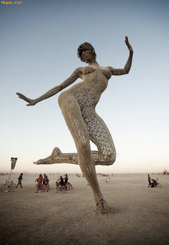 Artistice - O statuie deosebita