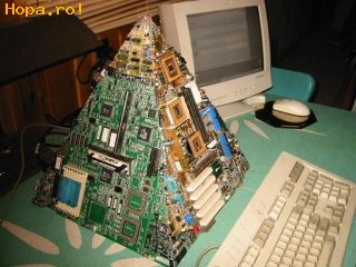 Calculatoare - Piramida