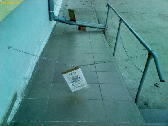 Anunturi - Rampa pentru acces handicapati