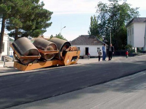 Auto Moto - Atentie in curba