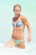 Celebritati - Kelly Ripa in bikini
