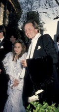 Celebritati - Angelina Jolie impreuna cu tatal ei